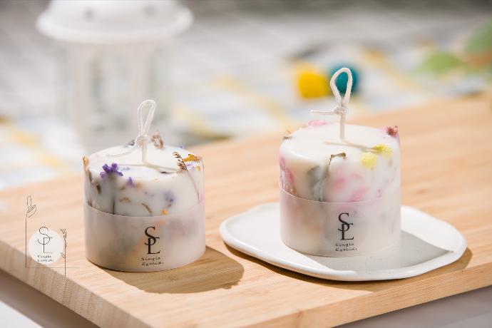 大豆乾燥花香氛柱體蠟燭